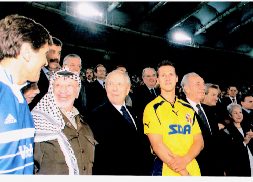 Gianni Morandi con Arafat il Presidente Ciampi Perez e Schumacher